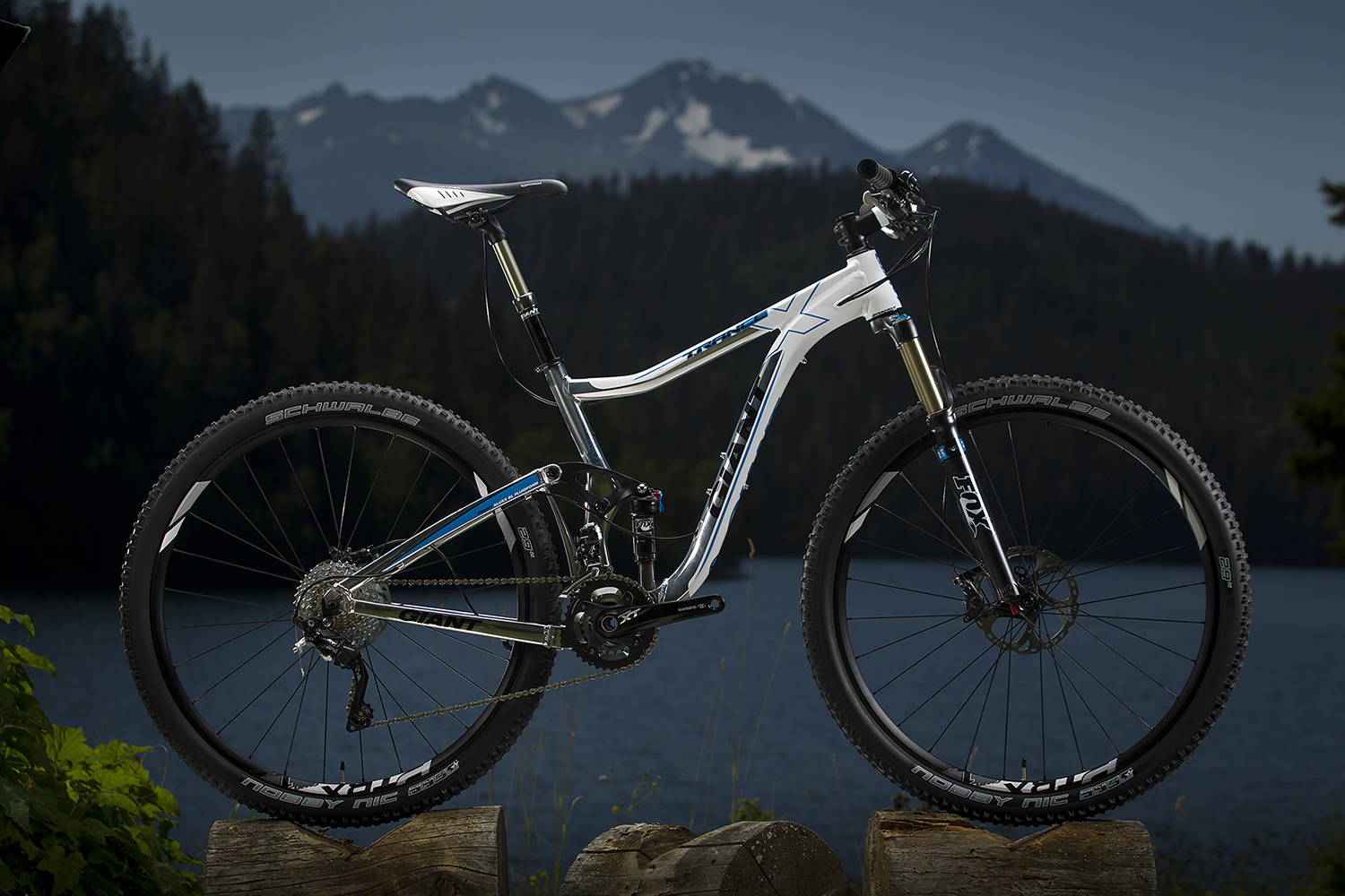 Rolling fast on the big wheels, with Giant's new Trance X29