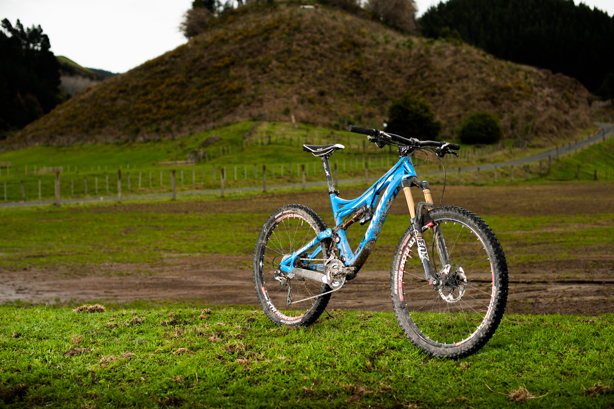 Tested: Pivot Mach 6 Carbon