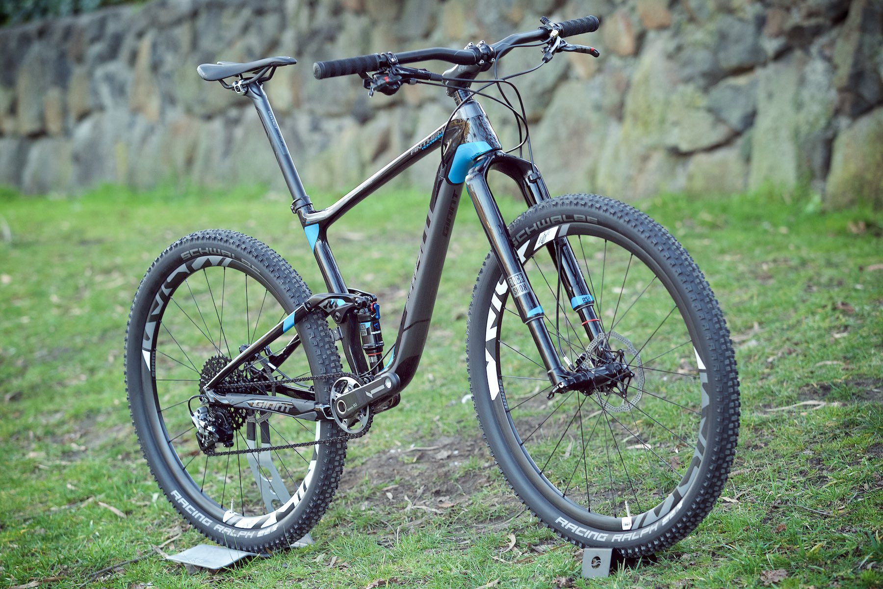 GIANT 2016 FULL LINE CATALOG ☆ 2016 Giant XTC Advanced 29er 2 - Specs, Reviews, Images
