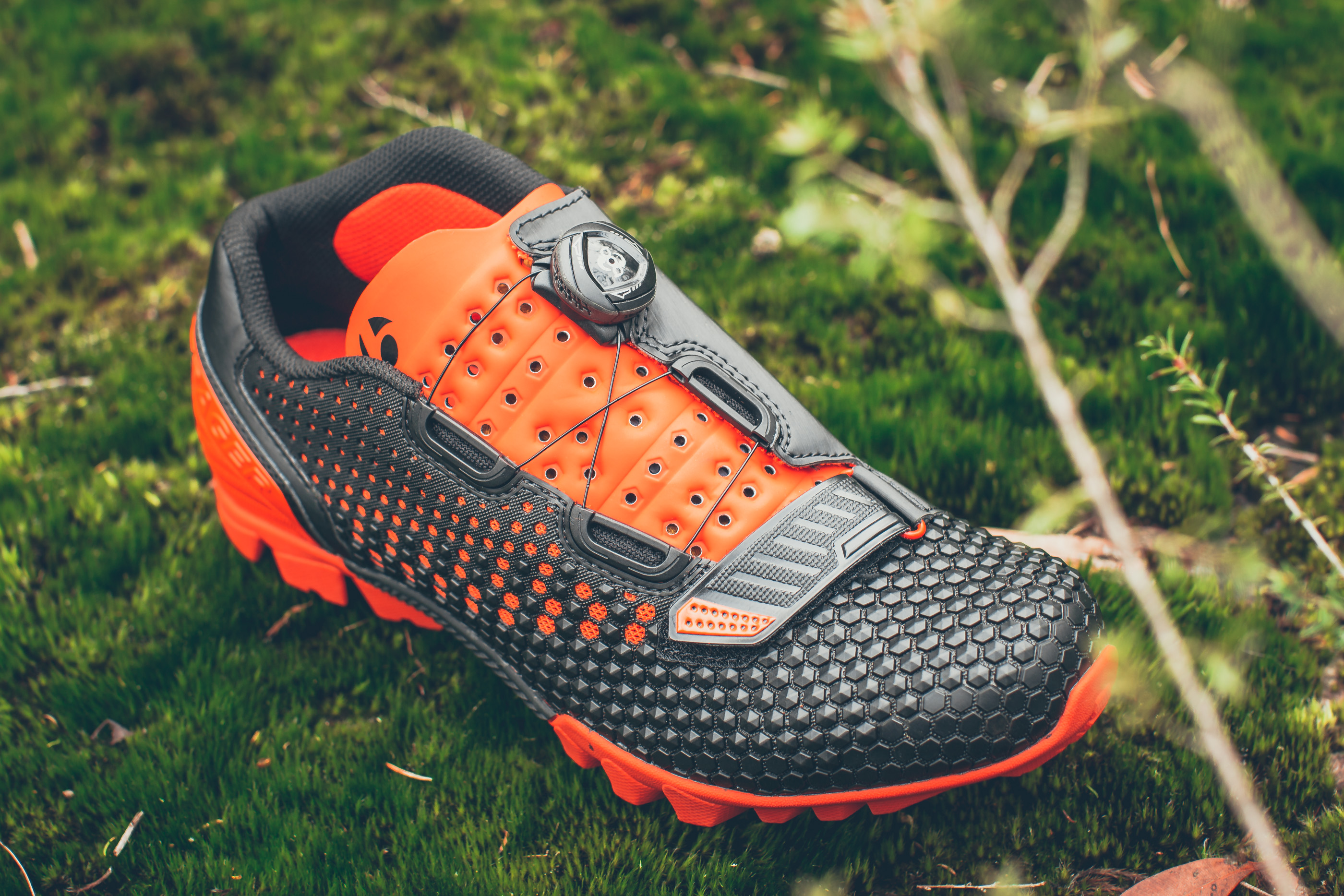 Bontrager Superfly シューズ レッド サイズ41 Bontrager Circuit Road Cycling Shoe（ボントレガー サーキット