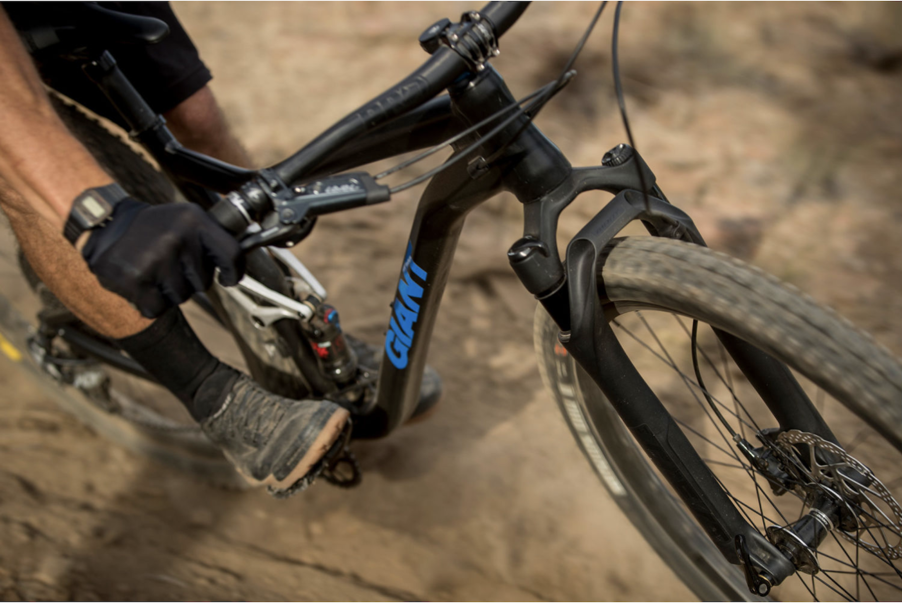 Giant Introduces A Brand New Suspension Fork Called The Crest 34