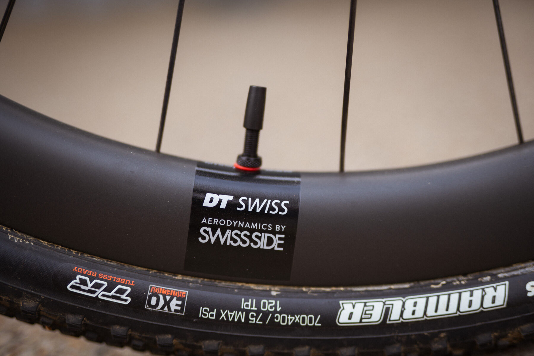 Review | Go Aero With The DT Swiss GRC 1400 Carbon Gravel Wheels