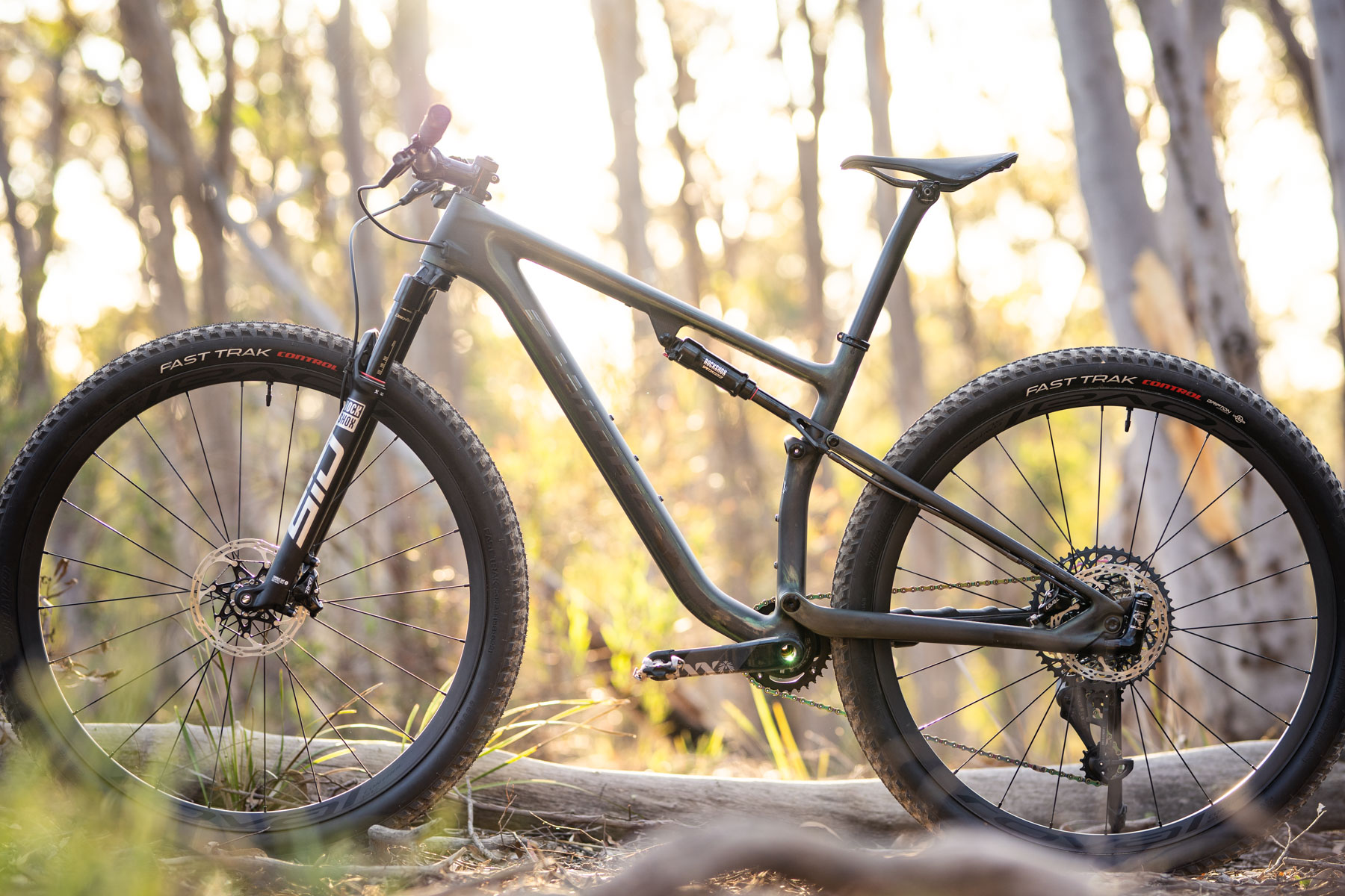 Specialized - ヨシキ　Specialized EPIC COMP EVO First Ride: 2021 Specialized Epic Evo - BikeMag