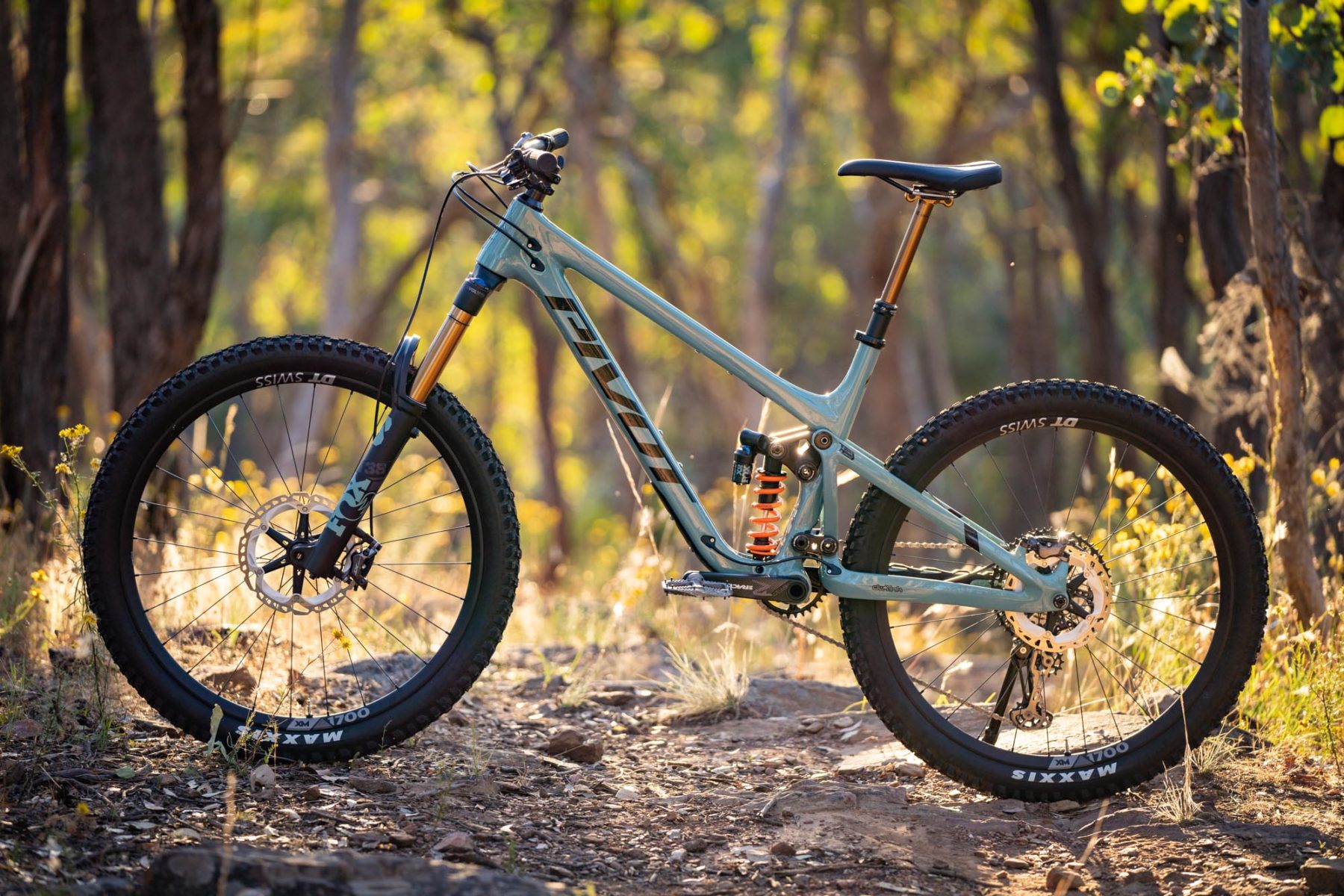 All-New Pivot Mach 6 Review | Keeping The 27.5in Flame