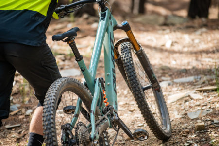 Pivot Mach 6 Carbon 27.5 フルサスマウンテンバイクMTB Pivot Cycles Mach 6 Carbon Race XT - The Bike Shoppe Ogden
