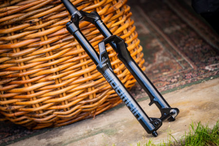 ロックショックス ドメイン　RC　26インチ RockShox Domain RC (2022) Fork - Reviews, Comparisons, Specs