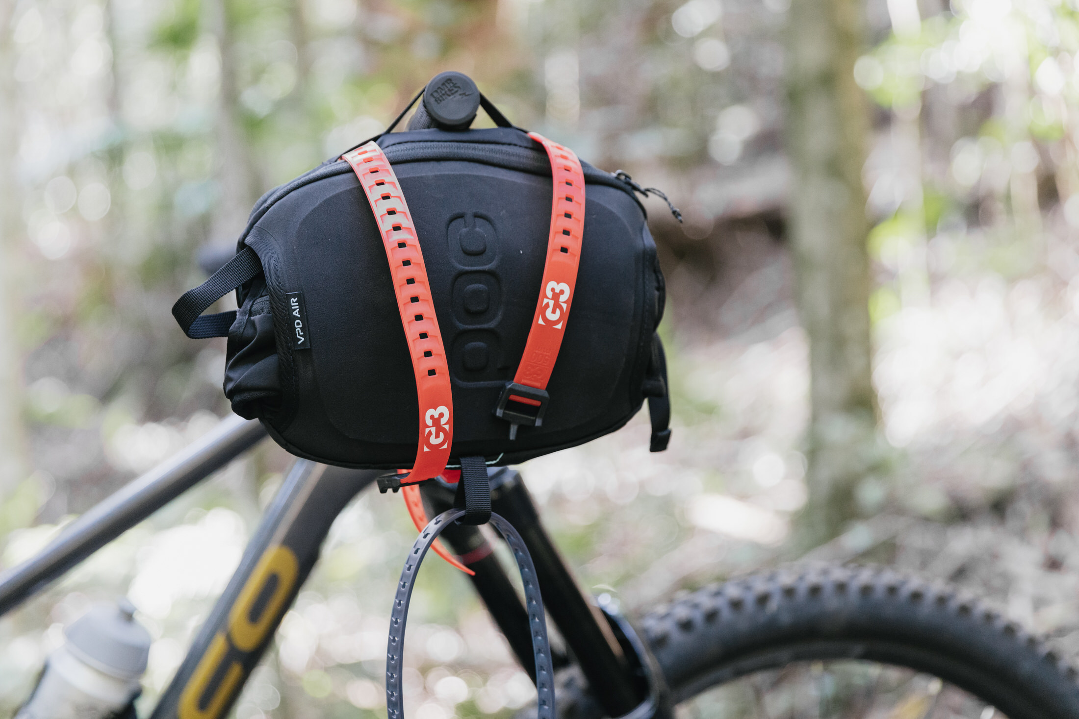 POC HIP PACK HYDRO 4L ヒップパックハイドロ Hip pack on test: POC Hip Pack Hydro 4L - Velomotion