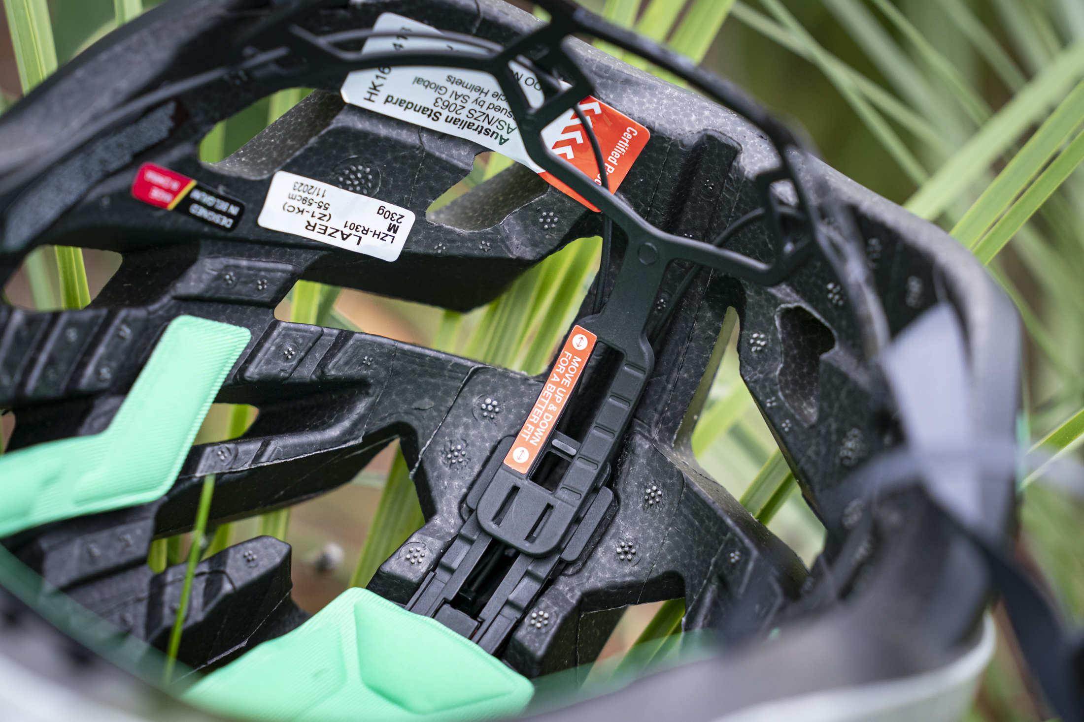Fresh Produce | Lazer Z1 KinetiCore - Flow Mountain Bike