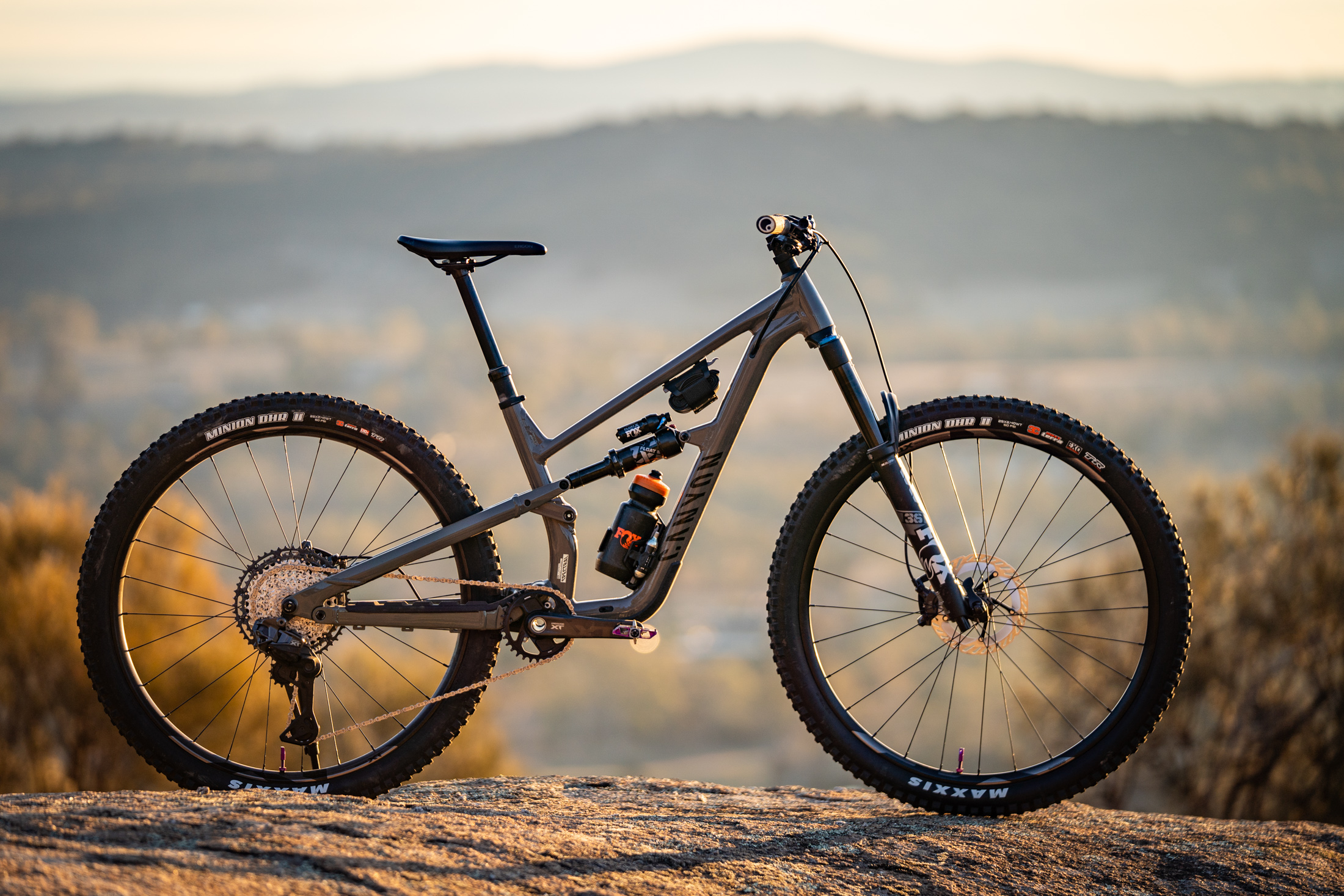 SHIMANO - MTB giant XT組み Upgrading Bike Components with Shimano Diore XT Derailleur
