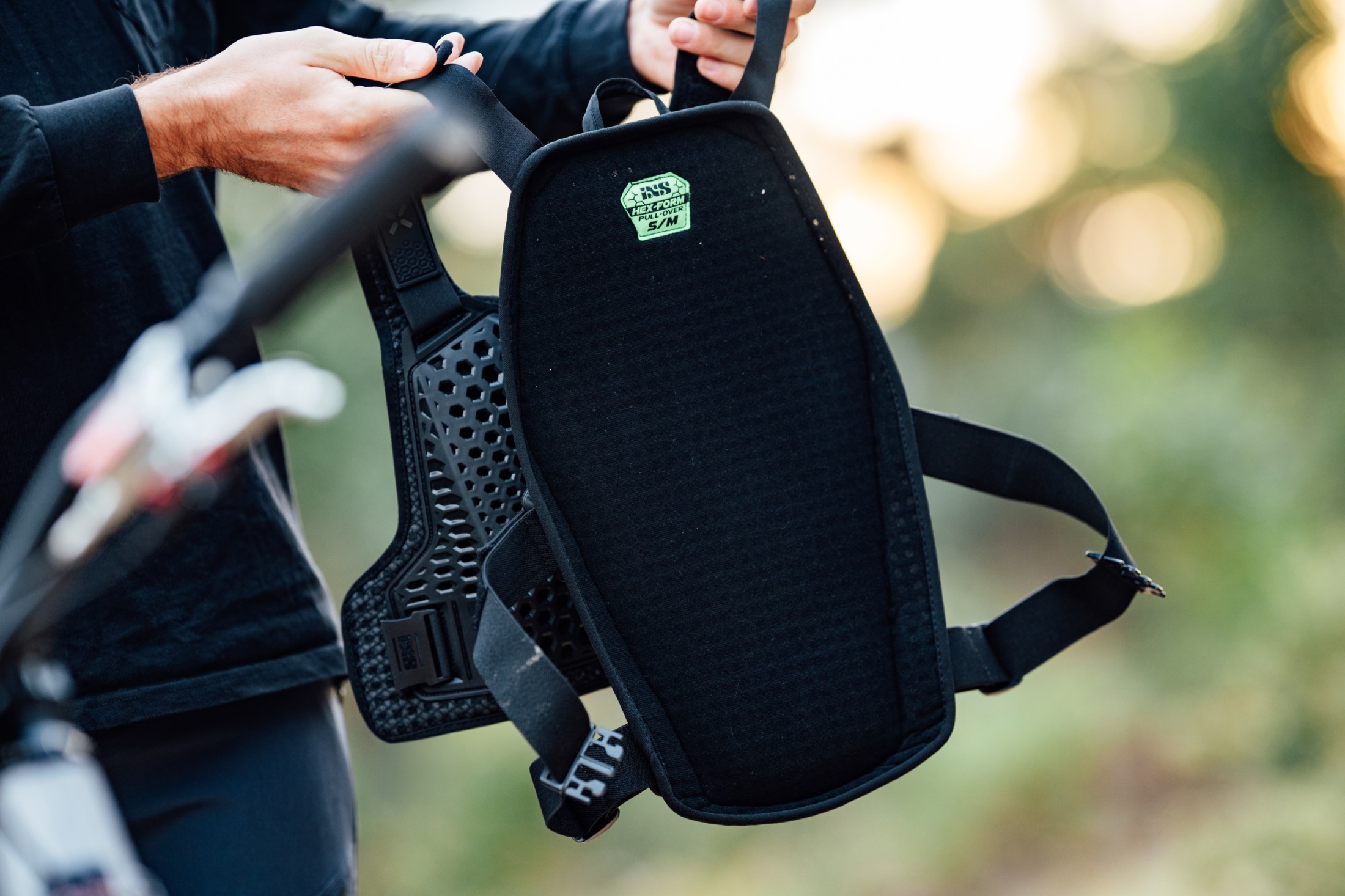 [its_hiro29] 新型 PORTER PROTECTION Fresh Produce | iXS Hex Pull-over upper body protection - Flow