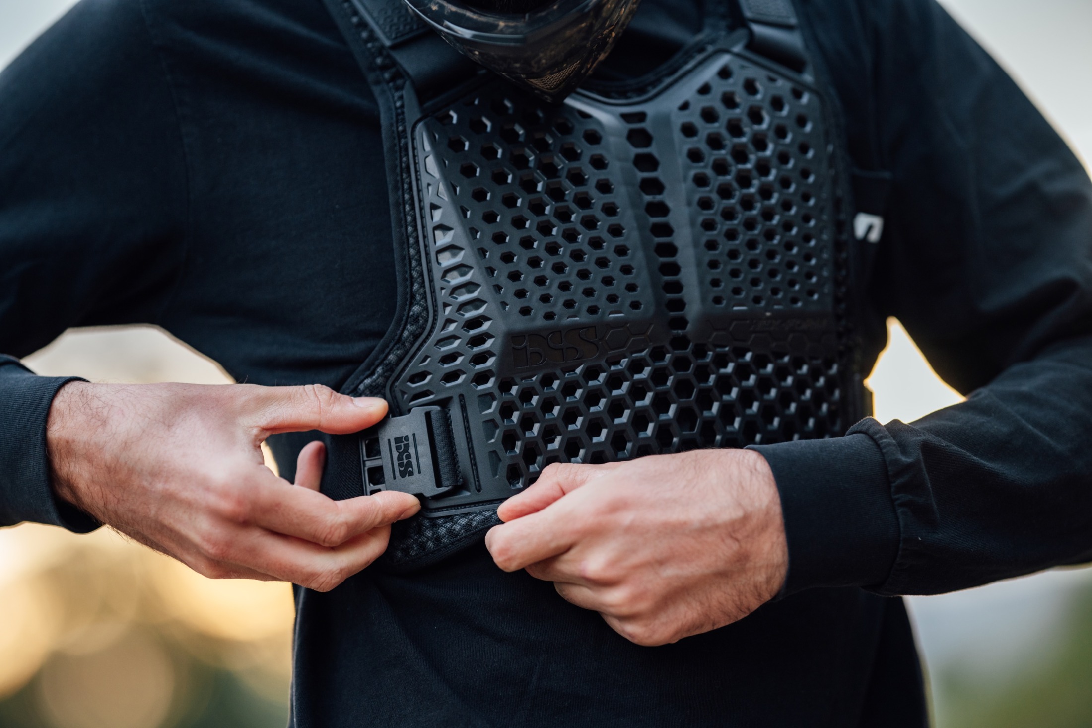 Fresh Produce | iXS Hex Pull-over upper body protection - Flow