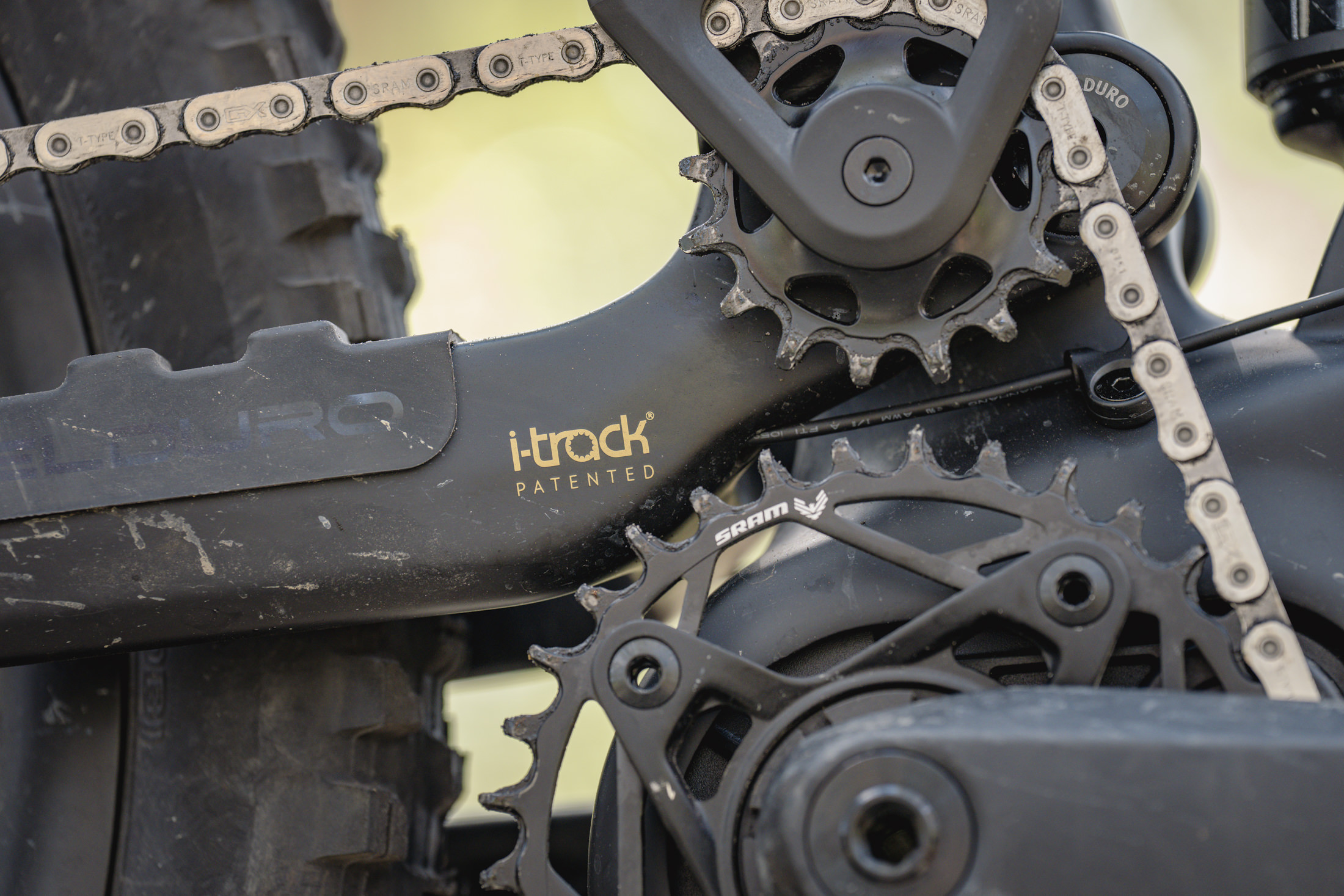 First Look | The Velduro Rogue gets an Avinox M2S upgrade