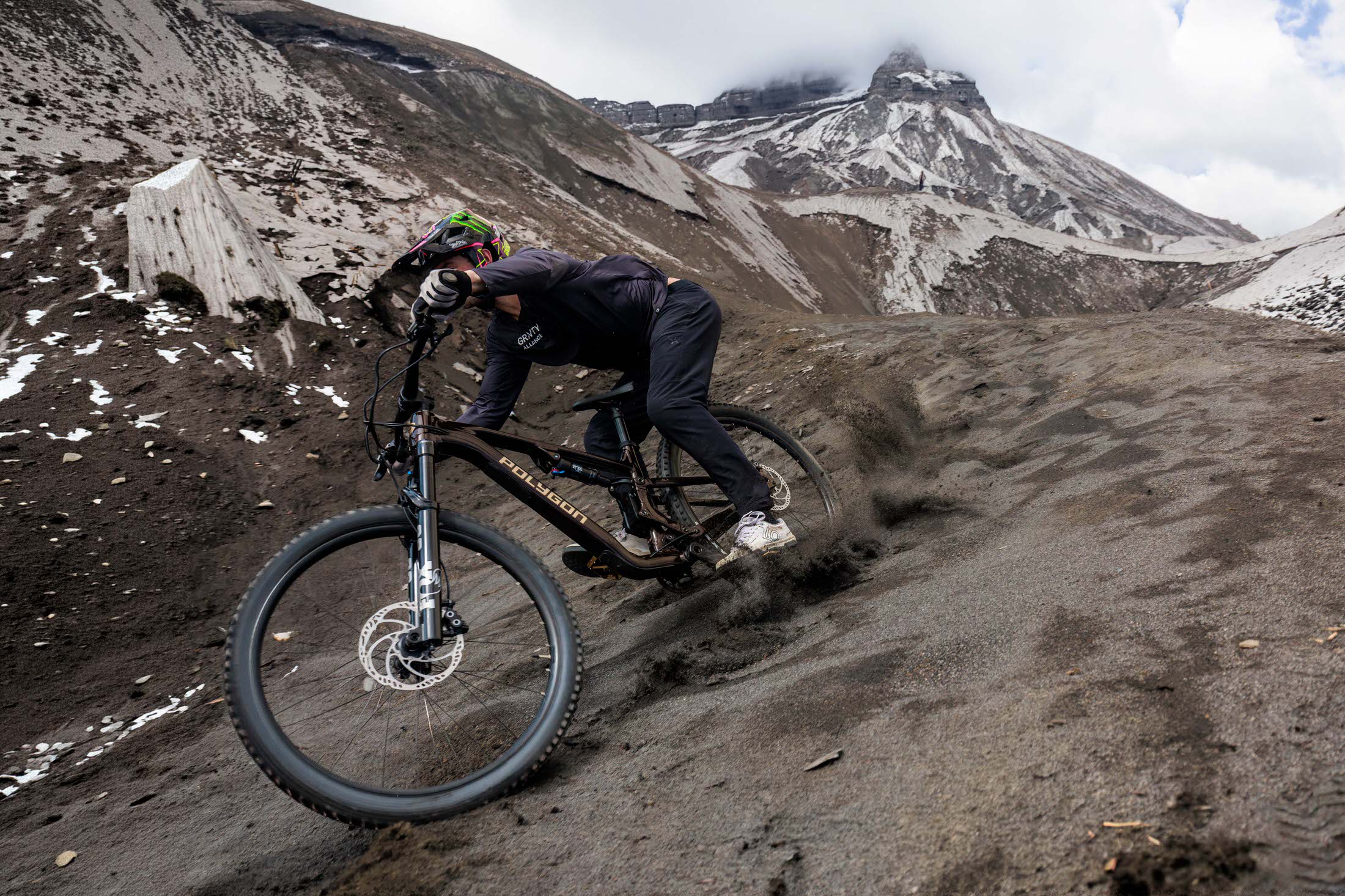 First Look | Polygon’s Collosus T goes alloy