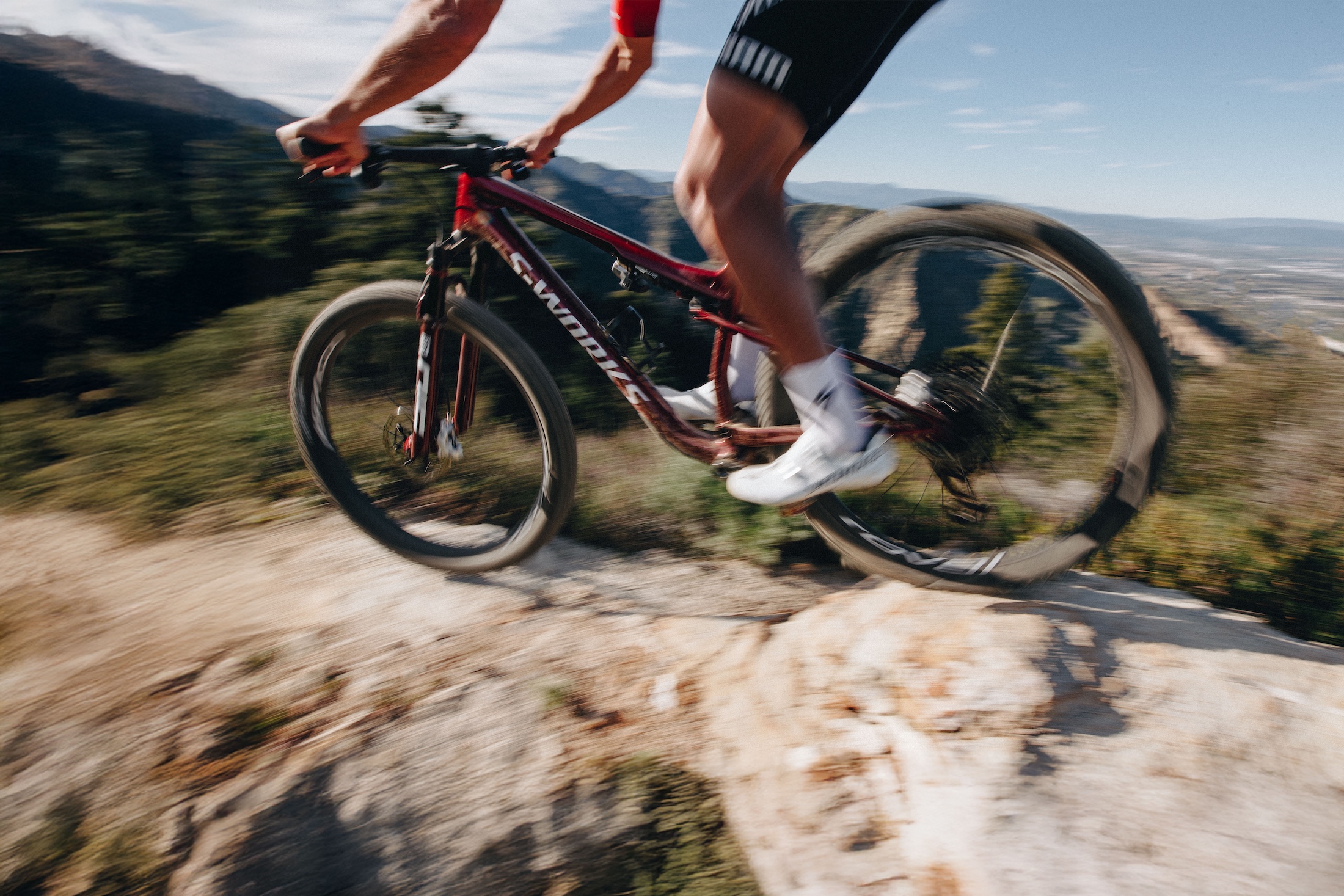 First Look | The new Specialized Epic 9 is as light as 8.66kg!