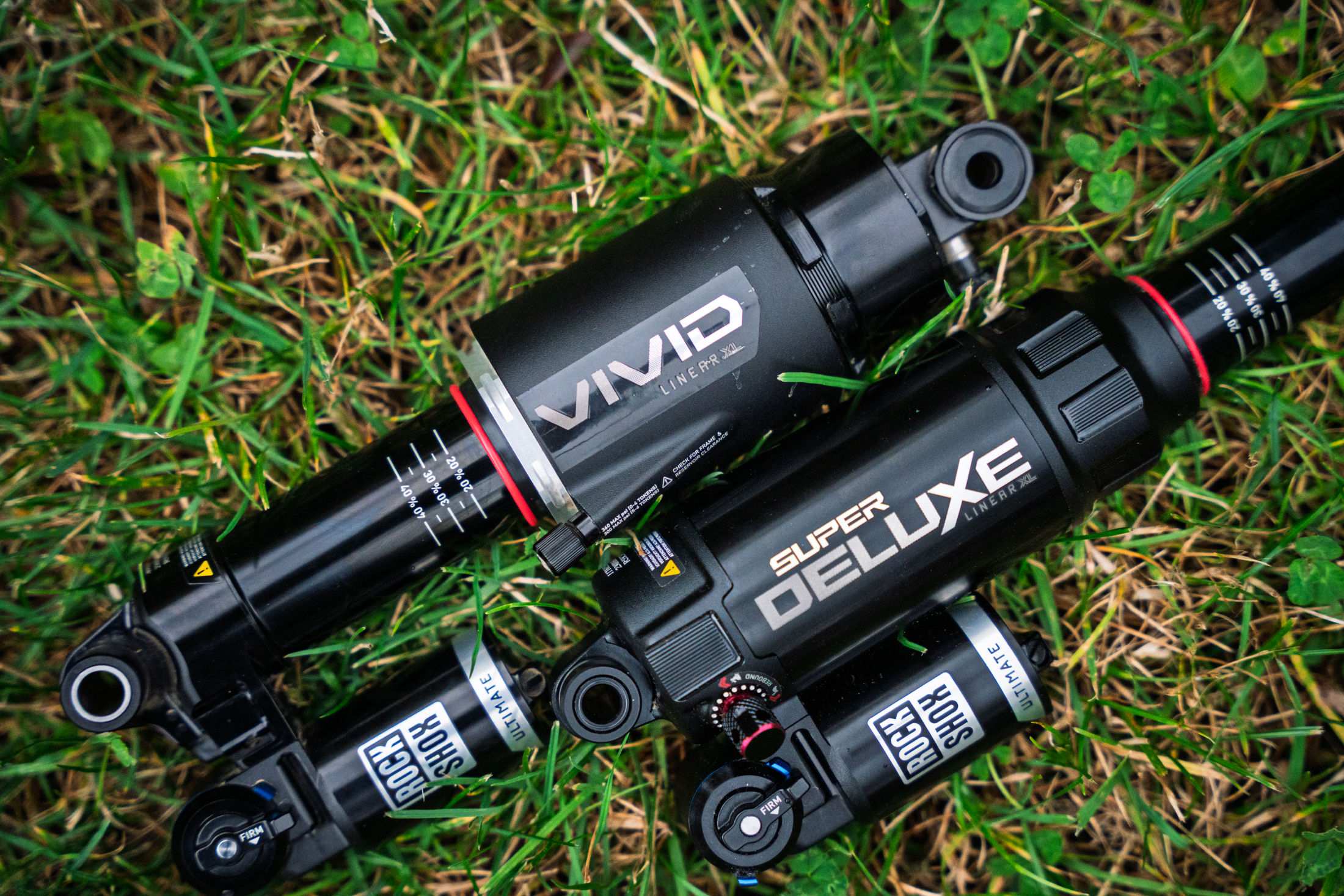 パーフェクト　リフテンション　DX RockShox Vivid Air Ultimate DH Rear Shock - Linear XL | RC2